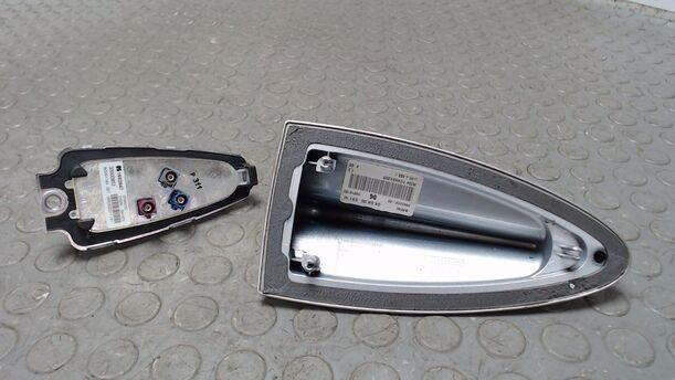 Foto: DACHANTENNE / ANTENNENFLOSSE eines BMW 320d DPF Touring SX