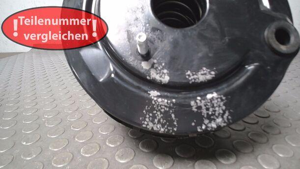 Foto: BREMSKRAFTVERSTÄRKER eines BMW 116i GL