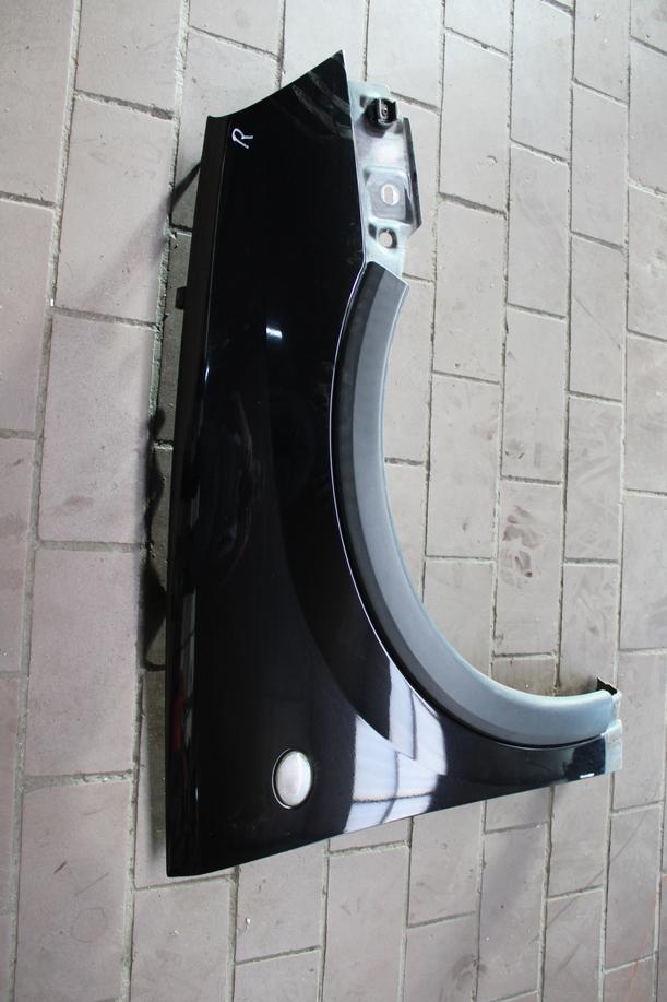 Foto: KOTFLÜGEL RECHTS eines Opel Corsa 1.0 12V GL
