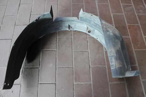 Foto: RADHAUSSCHALE/ INNENRADHAUS VORN LINKS eines Opel Corsa 1.0 12V GL