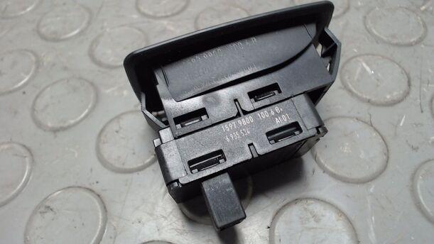 Foto: FENSTERHEBERSCHALTER eines BMW 320d DPF Touring GL