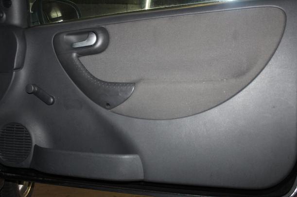 Foto: TÜR RECHTS ( 2/3 TÜRER ) eines Opel Corsa 1.0 12V GL