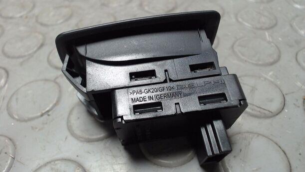 Foto: FENSTERHEBERSCHALTER eines BMW 320d DPF Touring GL