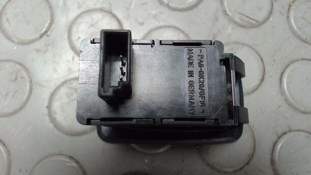 Foto: FENSTERHEBERSCHALTER eines BMW 320d DPF Touring GL
