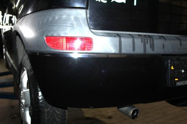 Foto: STOSSFÄNGER/ STOßSTANGE HINTEN ( VOR FACELIFT ) eines Opel Corsa 1.0 12V GL