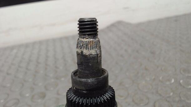 Foto: SCHEIBENWISCHERMOTOR VORN eines BMW 320d DPF Touring GL