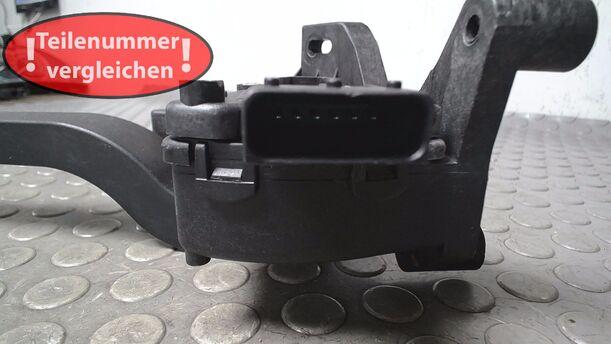 Foto: GASPEDAL eines Opel Corsa 1.0 12V GL