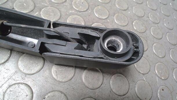 Foto: SCHEIBENWISCHERARM HINTEN eines Opel Corsa 1.0 12V GL