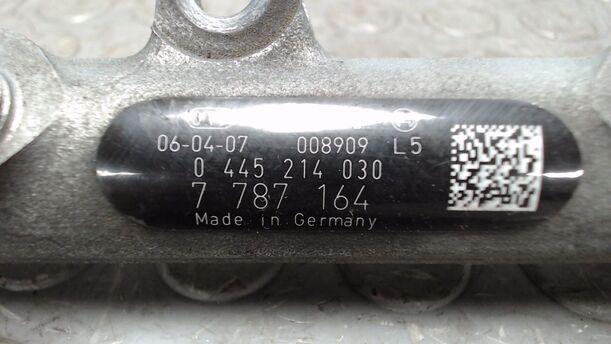 Foto: VERTEILERROHR / KRAFTSTOFFVERTEILER eines BMW 320d DPF Touring GL