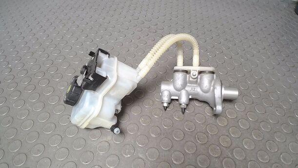 Foto: HAUPTBREMSZYLINDER ( TRW ) eines Opel Meriva 1.6 16V GL