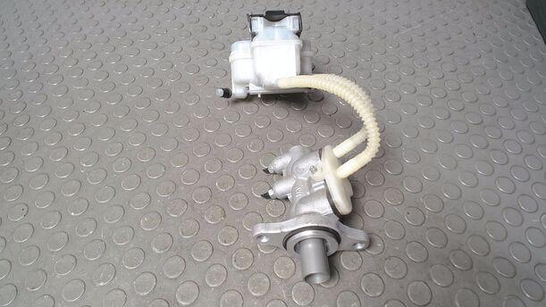 Foto: HAUPTBREMSZYLINDER ( TRW ) eines Opel Meriva 1.6 16V GL