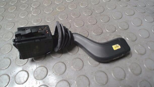 Foto: BLINKSCHALTER/ KOMBISCHALTER eines Opel Meriva 1.6 16V GL