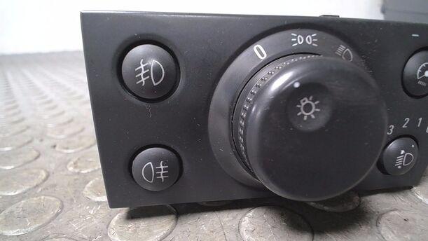 Foto: LICHTSCHALTER ( NEBELSCHEINWERFER ) eines Opel Meriva 1.6 16V GL