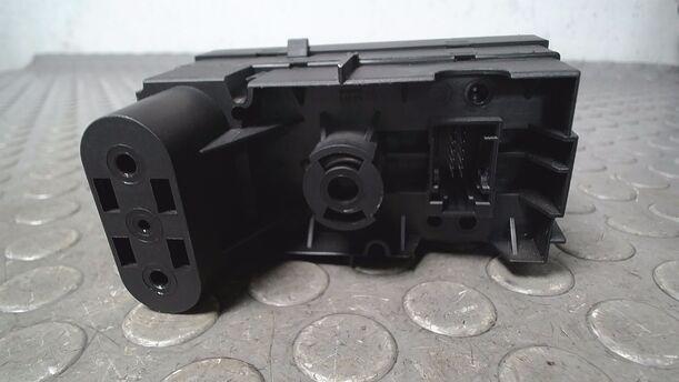 Foto: LICHTSCHALTER ( NEBELSCHEINWERFER ) eines Opel Meriva 1.6 16V GL