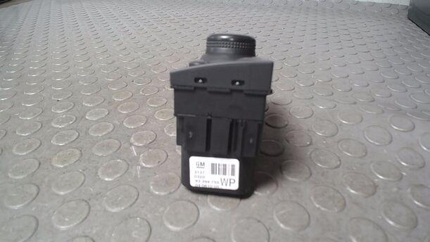 Foto: LICHTSCHALTER ( NEBELSCHEINWERFER ) eines Opel Meriva 1.6 16V GL