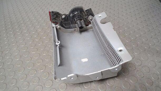 Foto: NEBELSCHLUSSLEUCHTE/ BLENDE HINTEN LINKS eines Opel Meriva 1.6 16V GL