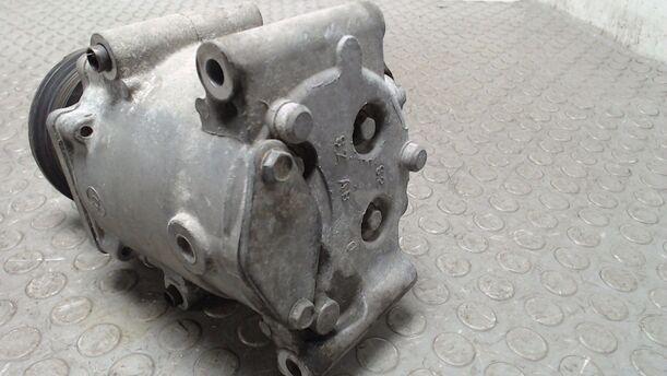 Foto: KLIMAKOMPRESSOR eines Ford Fiesta 1.4 GL