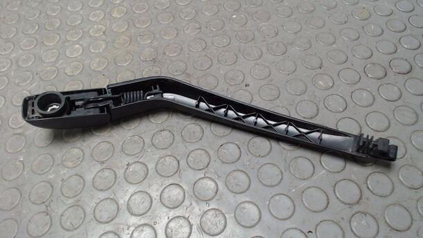 Foto: SCHEIBENWISCHERARM HINTEN eines Mitsubishi Space Star 1.2 Clear Tec GL