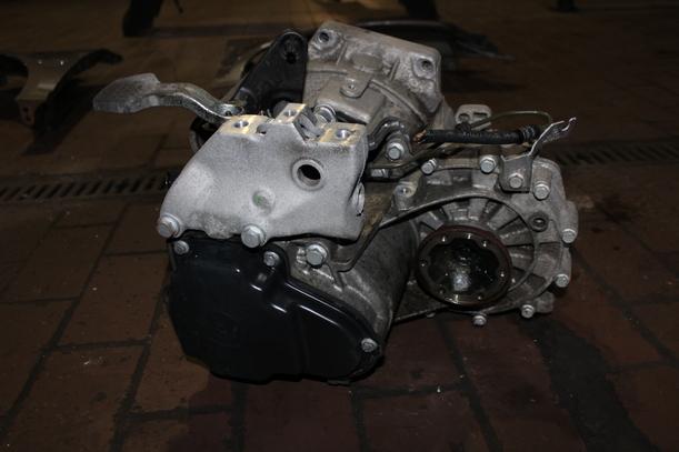 Foto: SCHALTGETRIEBE ( KBL ) eines VW Golf Plus 1.9 TDI GL
