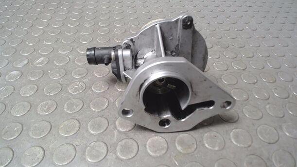 Foto: VAKUUMPUMPE eines Volvo V40 1.9 D GL