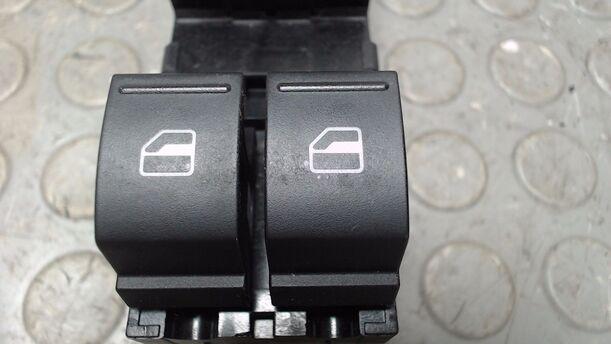 Foto: FENSTERHEBERSCHALTER eines VW Golf Plus 1.9 TDI GL