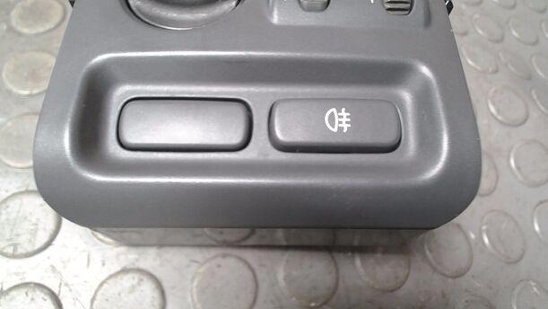 Foto: LICHTSCHALTER ( FACELIFT ) eines Volvo V40 1.9 D GL