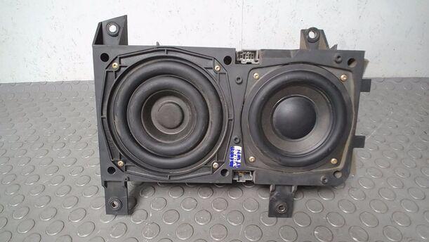 Foto: SUBWOOFER/ VERSTÄRKER eines Volvo V40 1.9 D