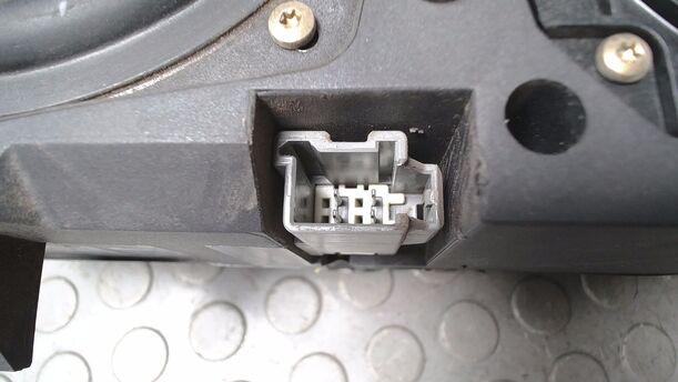 Foto: SUBWOOFER/ VERSTÄRKER eines Volvo V40 1.9 D
