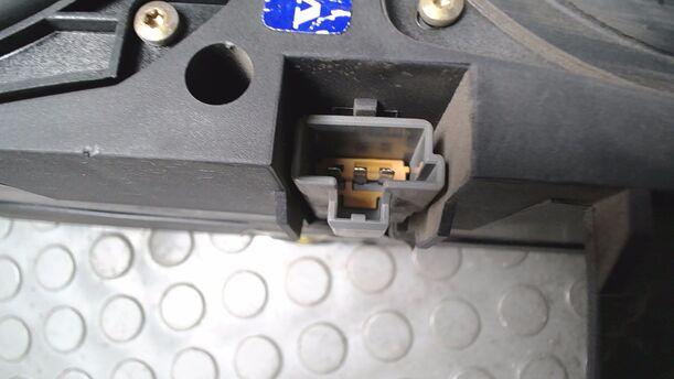 Foto: SUBWOOFER/ VERSTÄRKER eines Volvo V40 1.9 D