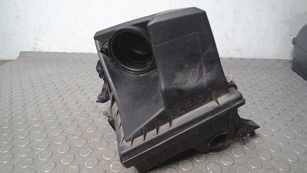 Foto: LUFTFILTERKASTEN eines Volvo V40 1.9 D