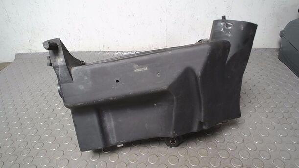 Foto: LUFTFILTERKASTEN eines Volvo V40 1.9 D