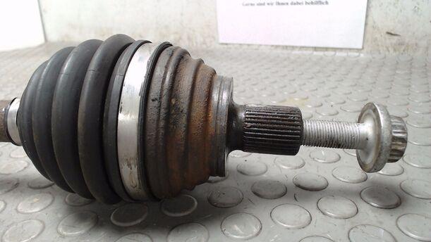 Foto: ANTRIEBSWELLE LINKS eines VW Golf Plus 1.9 TDI