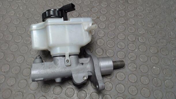 Foto: HAUPTBREMSZYLINDER eines VW Golf Plus 1.9 TDI