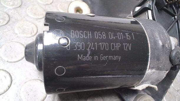 Foto: SCHEIBENWISCHERMOTOR VORN eines Volvo V40 1.9 D