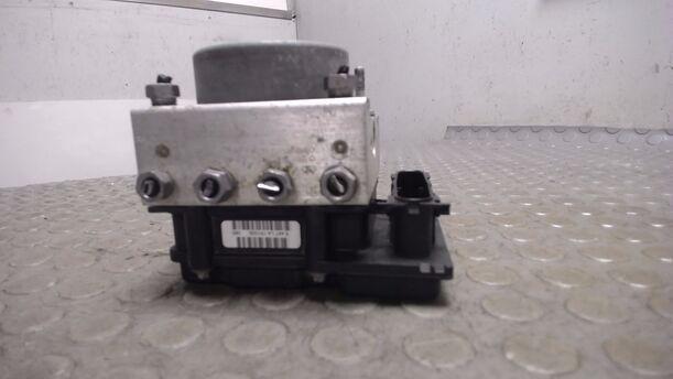 Foto: HAUPTBREMSAGGREGAT ABS eines Nissan Micra 1.2