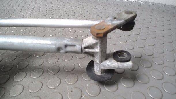Foto: SCHEIBENWISCHERMOTOR VORN eines Opel Corsa 1.0 12V
