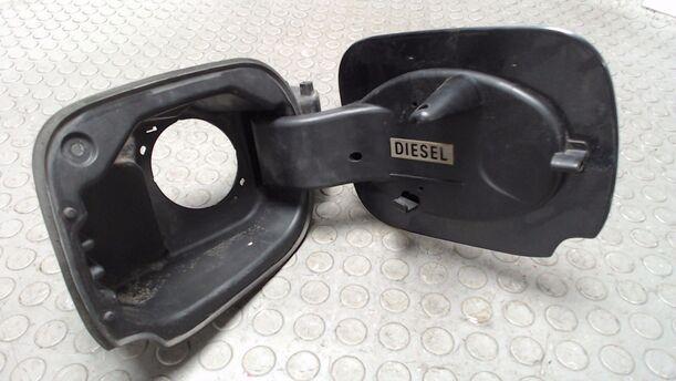 Foto: TANKKLAPPE / TANKDECKEL eines Renault Clio 1.5 dCi