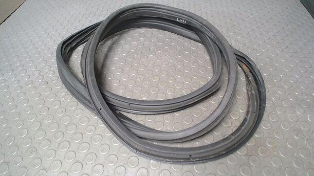 Foto: TÜRDICHTUNG LINKS ( 2/3 TÜRER ) eines Opel Corsa 1.0 12V