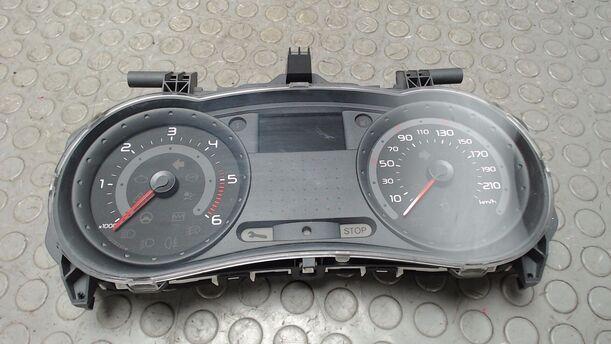 Foto: TACHOEINHEIT / KOMBIINSTRUMENT eines Renault Clio 1.5 dCi
