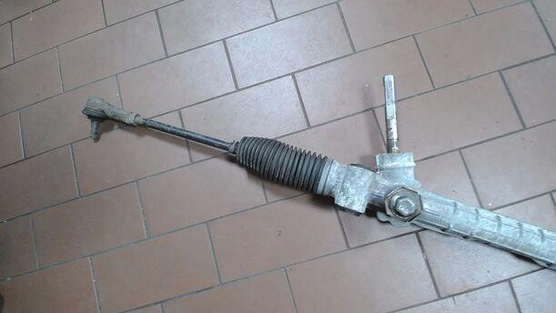 Foto: LENKUNG / LENKGETRIEBE eines Opel Corsa 1.0 12V