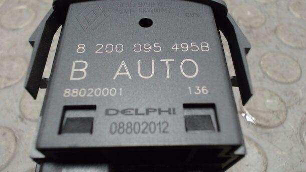 Foto: SCHALTER LEUCHTWEITENVERSTELLUNG eines Renault Clio 1.5 dCi