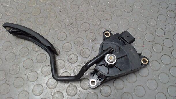 Foto: GASPEDAL eines Renault Clio 1.5 dCi