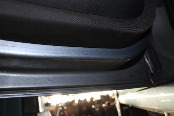 Foto: TÜR HINTEN LINKS ( LIMOUSINE ) eines Skoda Fabia 1.4 16V