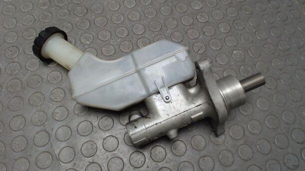 Foto: HAUPTBREMSZYLINDER eines Renault Clio 1.5 dCi