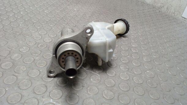 Foto: HAUPTBREMSZYLINDER eines Renault Clio 1.5 dCi