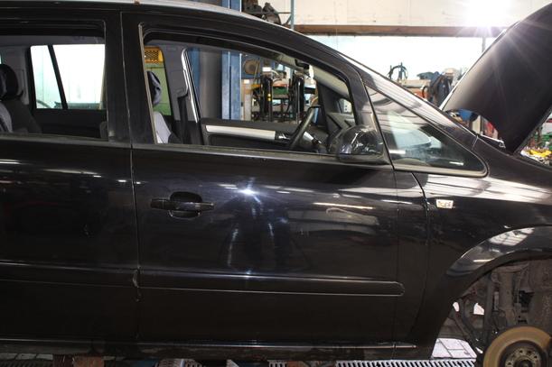 Foto: TÜR VORN RECHTS eines Opel Zafira 1.7 CDTI