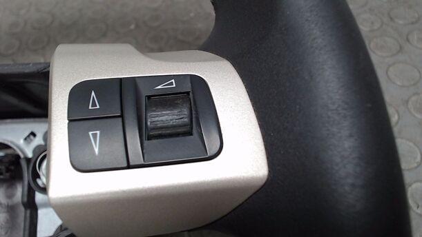 Foto: LEDERLENKRAD / ZUSTAND eines Opel Zafira 1.7 CDTI