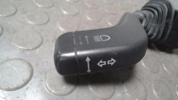 Foto: BLINKSCHALTER/ KOMBISCHALTER eines Opel Meriva 1.6 16V