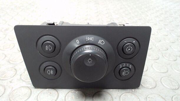Foto: LICHTSCHALTER eines Opel Zafira 1.7 CDTI