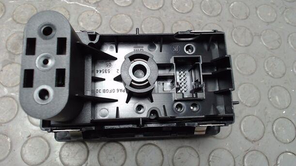 Foto: LICHTSCHALTER eines Opel Zafira 1.7 CDTI